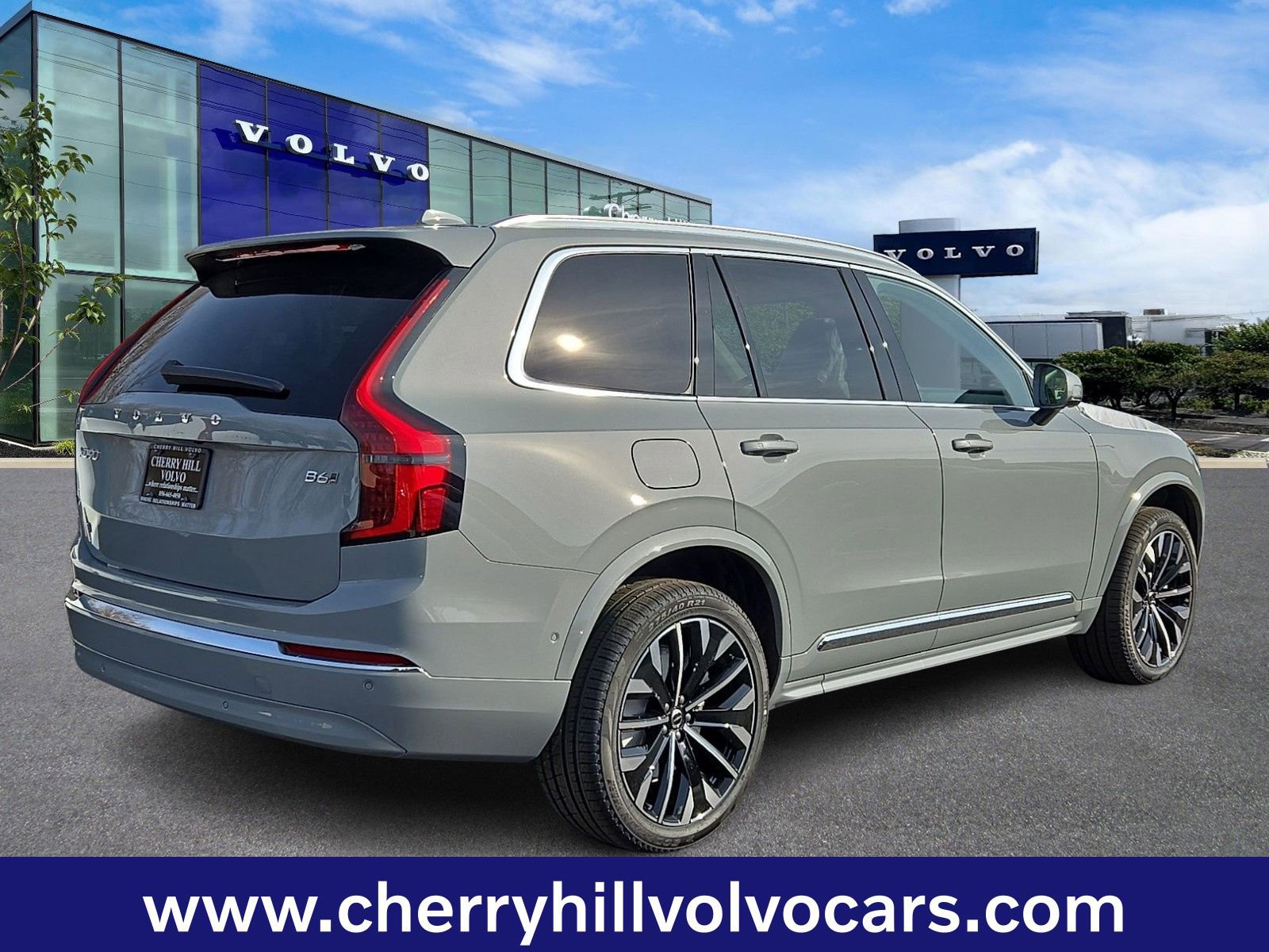New 2026 Volvo XC90 B6 Ultra w/ Protection Package image 3