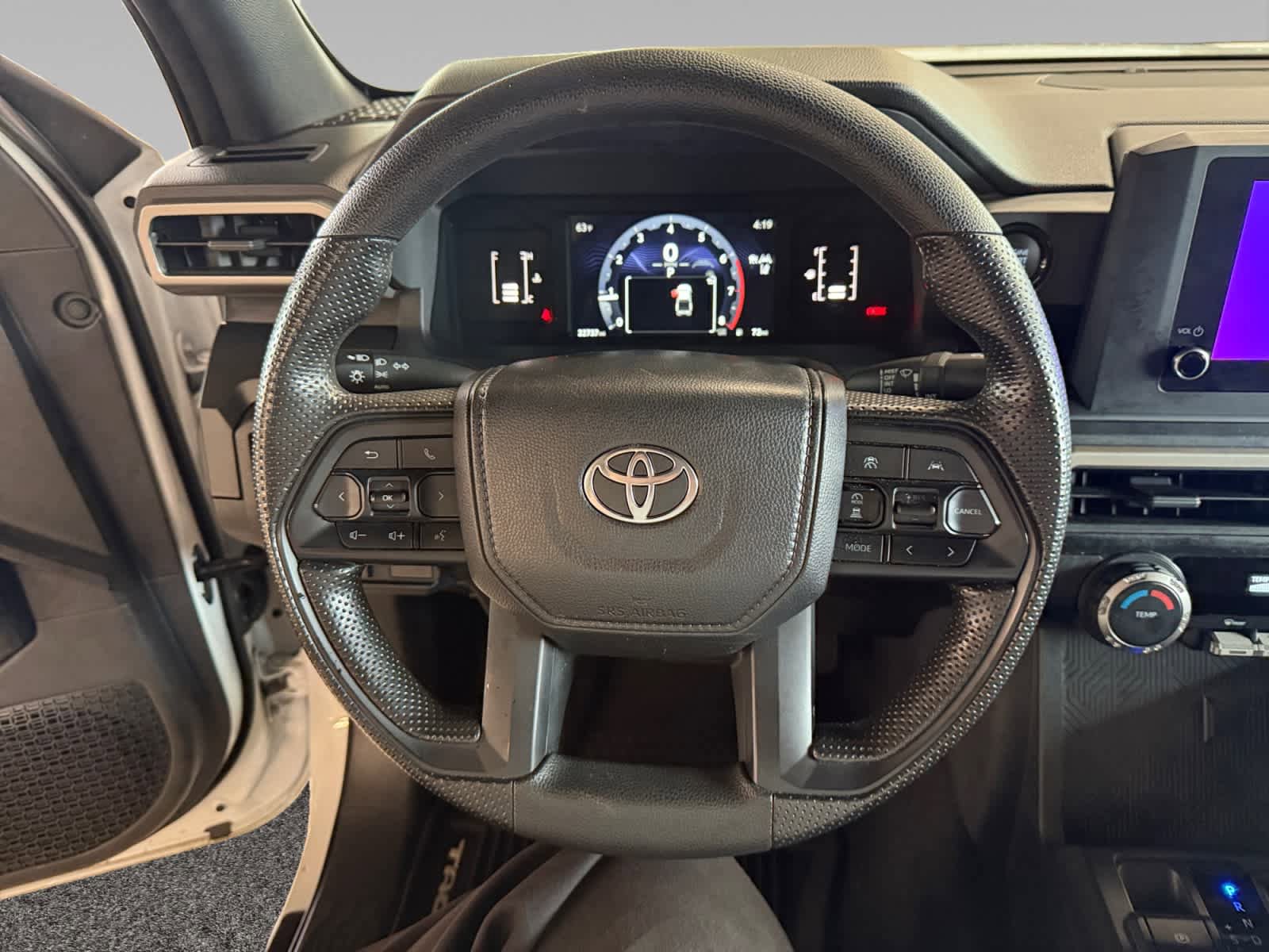 Certified 2025 Toyota Tacoma SR w/ SR Upgrade Package AWD/4WD image 13