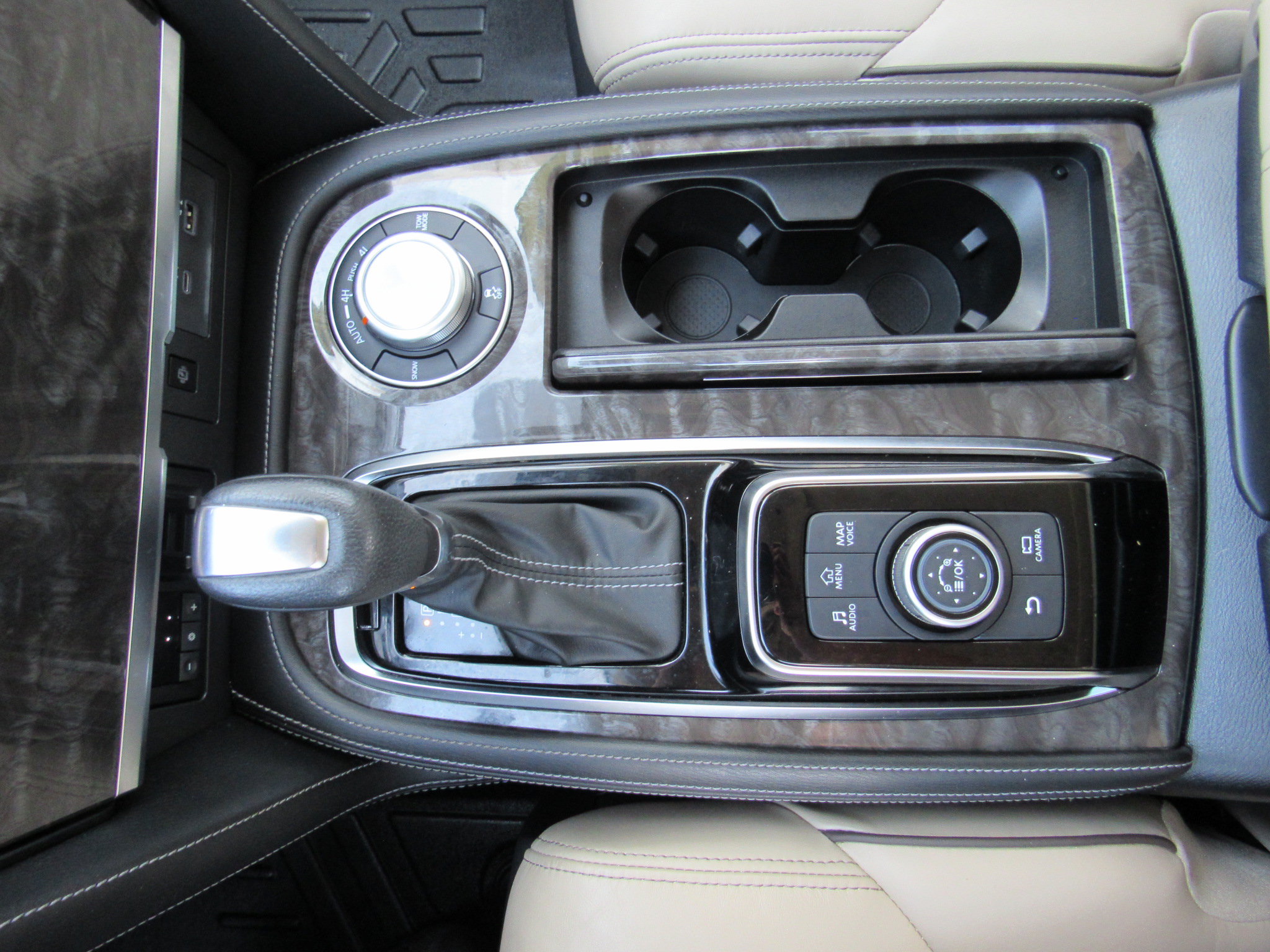 Used 2021 Nissan Armada Platinum w/ Captain's Chairs Package AWD/4WD image 28