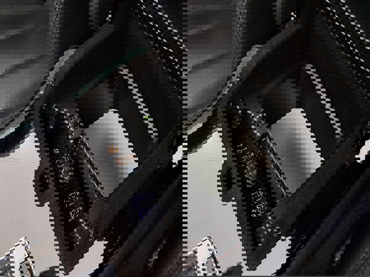 Used 2015 Land Rover Range Rover Long Wheelbase Autobiography image 41