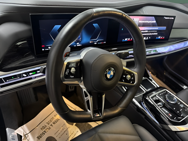 Used 2025 BMW 740i xDrive AWD/4WD image 18