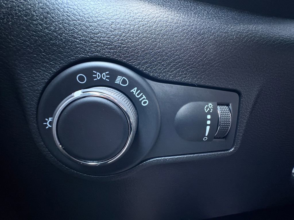 Certified 2023 Jeep Compass Sport image 3