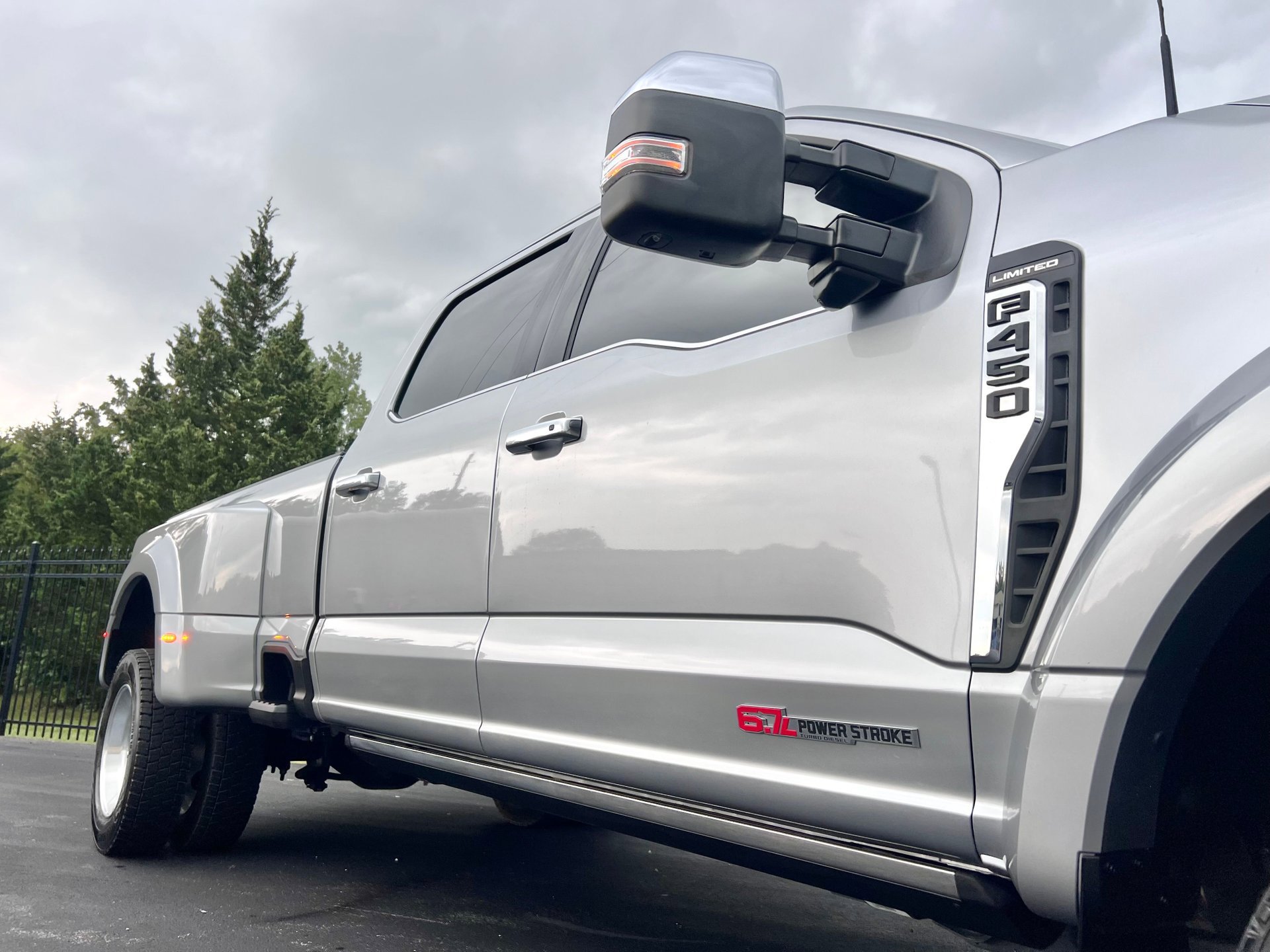 Used 2024 Ford F450 Limited w/ FX4 Off-Road Package image 33