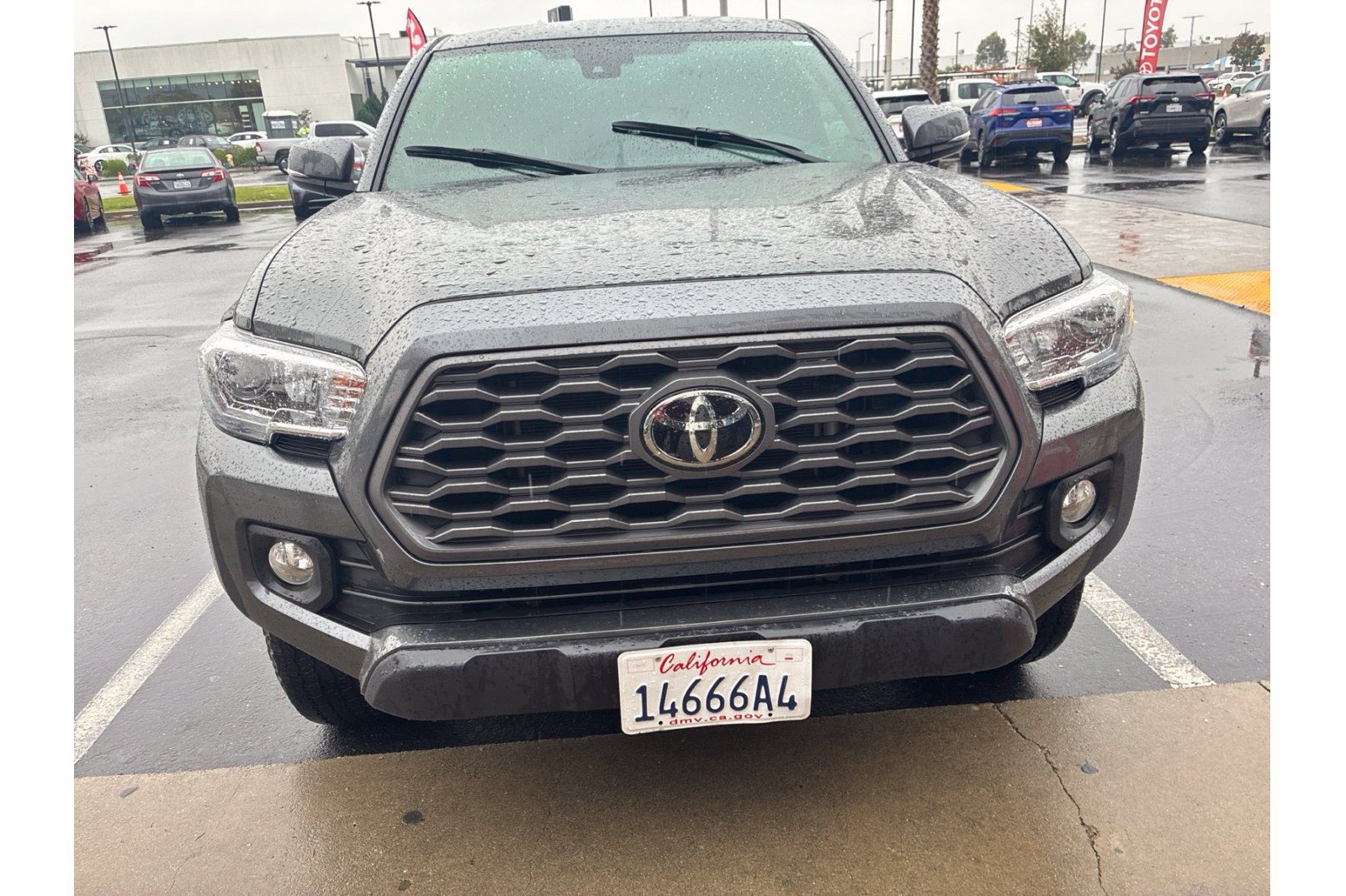 Certified 2022 Toyota Tacoma TRD Off-Road w/ Technology Package AWD/4WD image 2