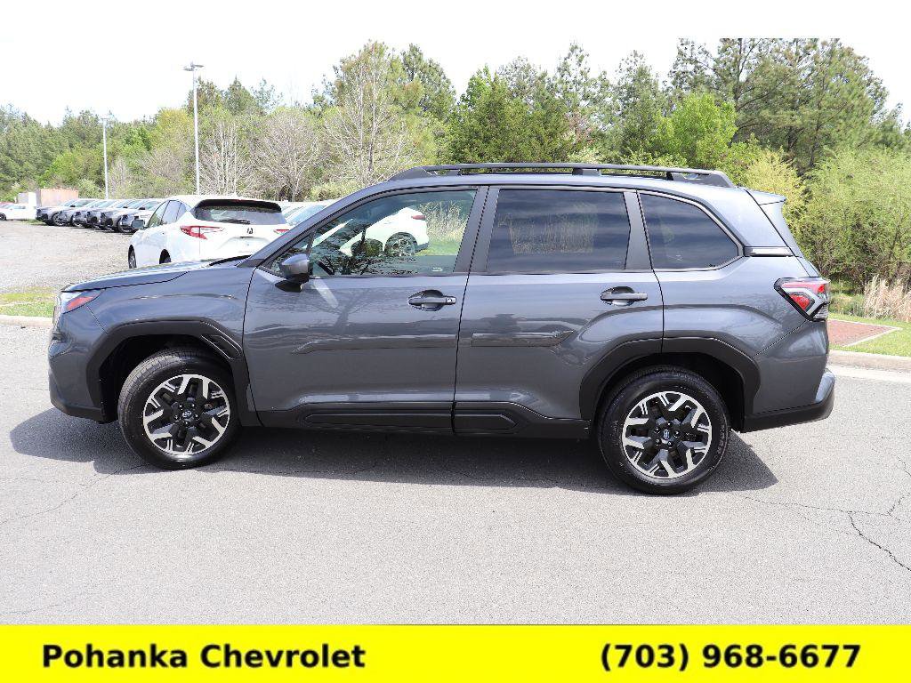 Used 2025 Subaru Forester Premium image 4