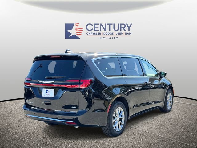 New 2026 Chrysler Pacifica Select image 2