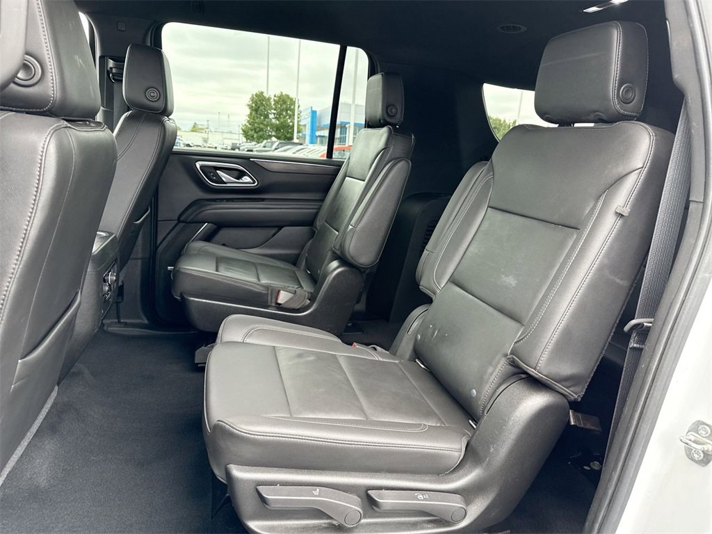 Used 2021 Chevrolet Suburban LT image 23