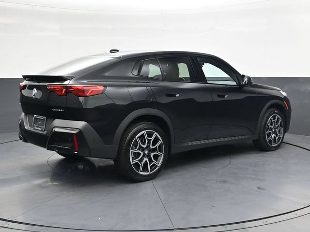 Used 2025 BMW X2 xDrive28i w/ Technology Package AWD/4WD image 4