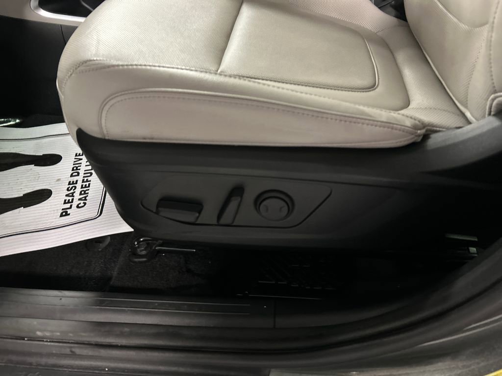 Used 2022 Hyundai Tucson Limited image 11