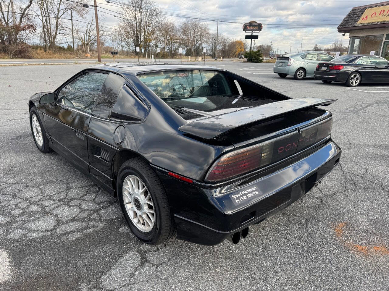 Used 1987 Pontiac Fiero GT image 3