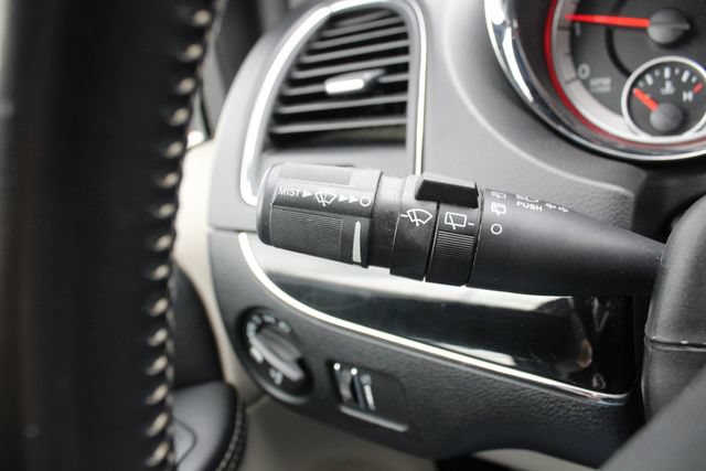 Used 2019 Dodge Grand Caravan SXT FWD image 10