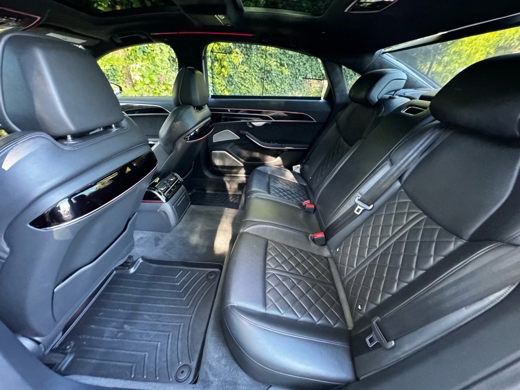 Used 2021 Audi S8 L w/ S8 Executive Package image 16