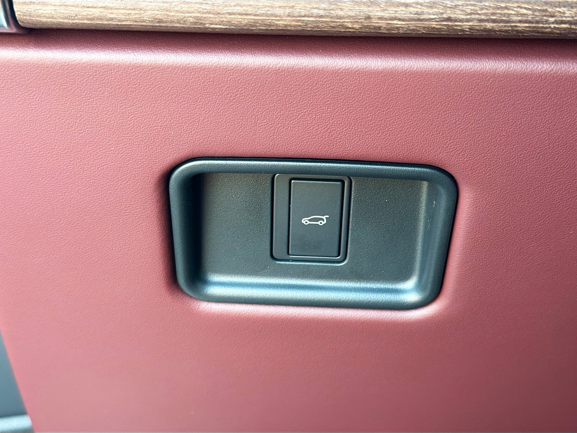 New 2026 Land Rover Range Rover Long Wheelbase Autobiography image 37