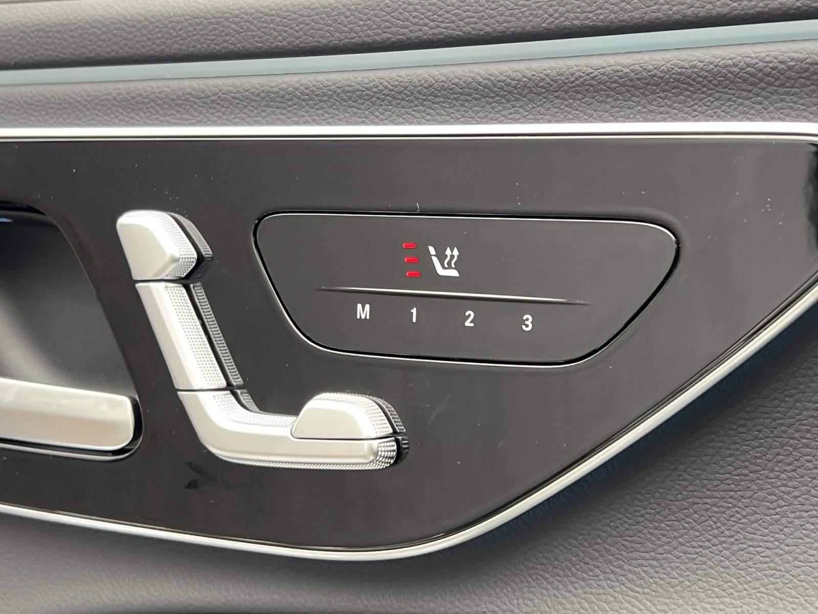 New 2026 Mercedes-Benz E 350 4MATIC Sedan image 34