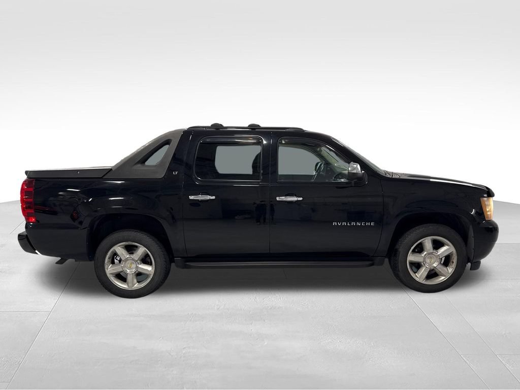 Used 2011 Chevrolet Avalanche LT w/ Regional Value Package AWD/4WD image 48