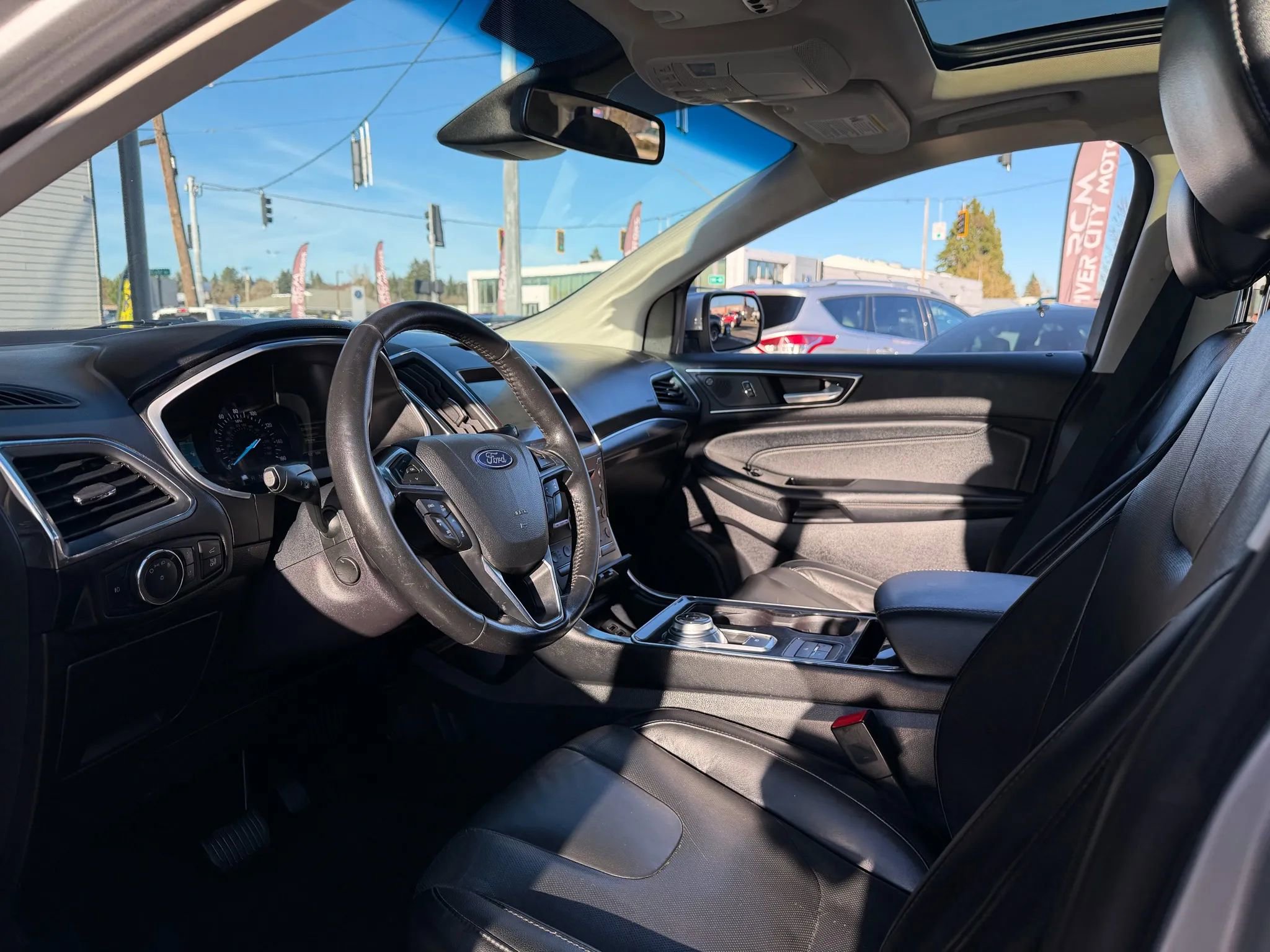 Used 2019 Ford Edge Titanium w/ Equipment Group 301A image 17