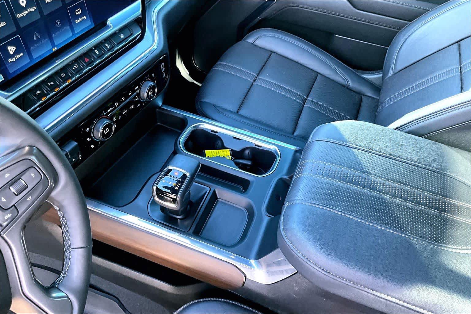 Used 2024 Chevrolet Silverado 1500 High Country w/ Midnight Edition AWD/4WD image 19