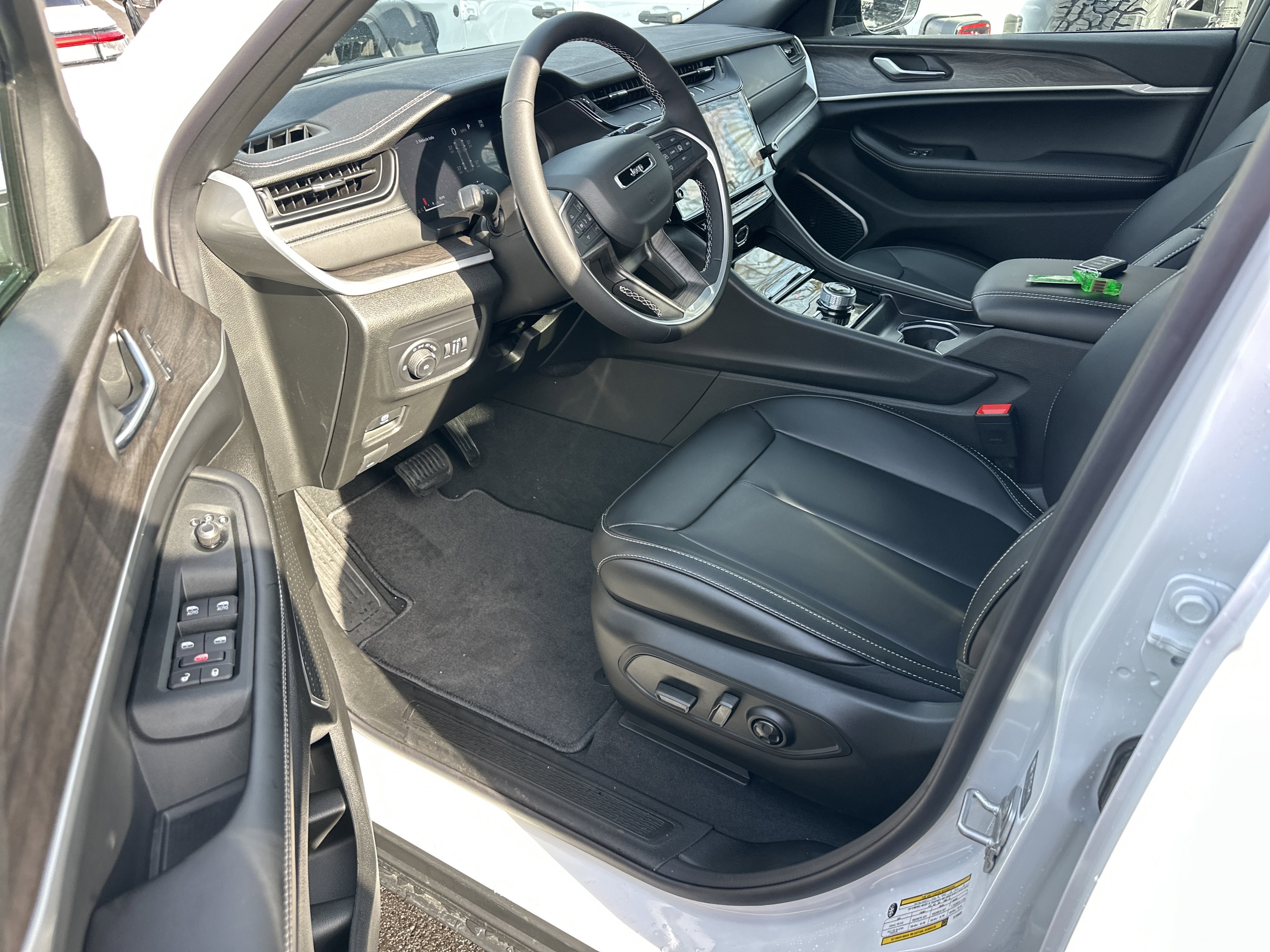 New 2026 Jeep Grand Cherokee Limited image 23