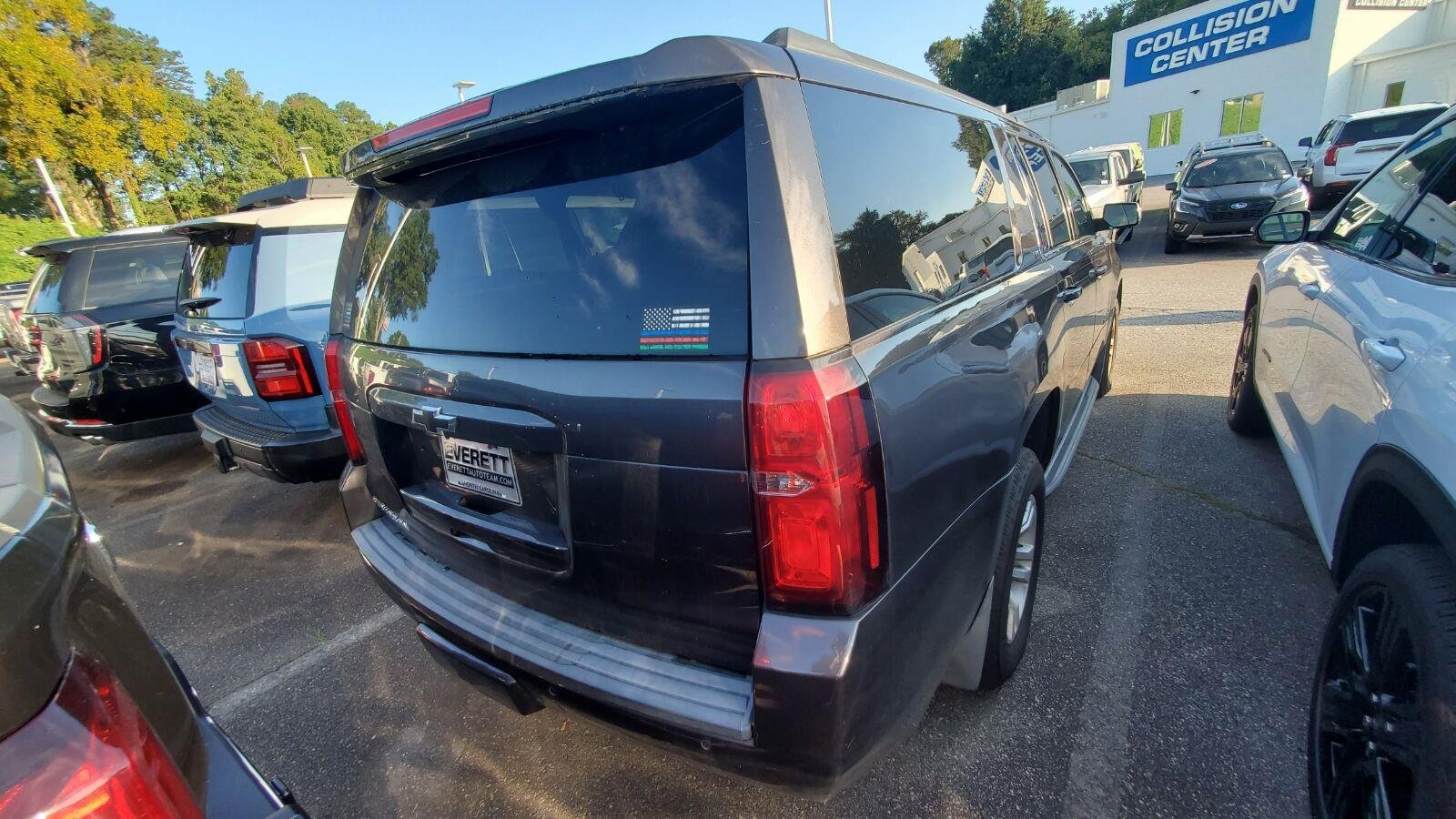 Used 2018 Chevrolet Suburban LT AWD/4WD image 10