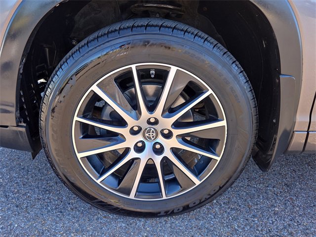 Used 2018 Toyota Highlander SE image 9