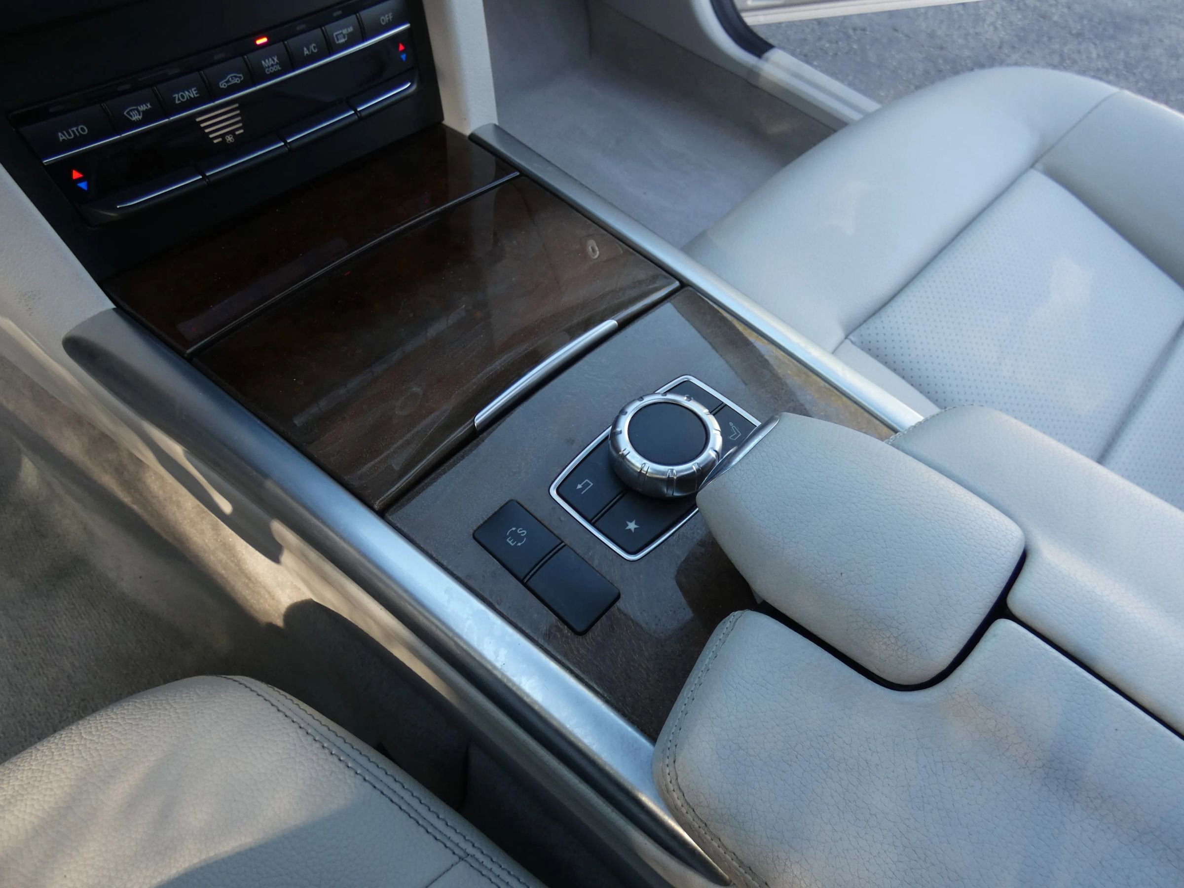 Used 2016 Mercedes-Benz E 350 Sedan w/ Premium Package image 56