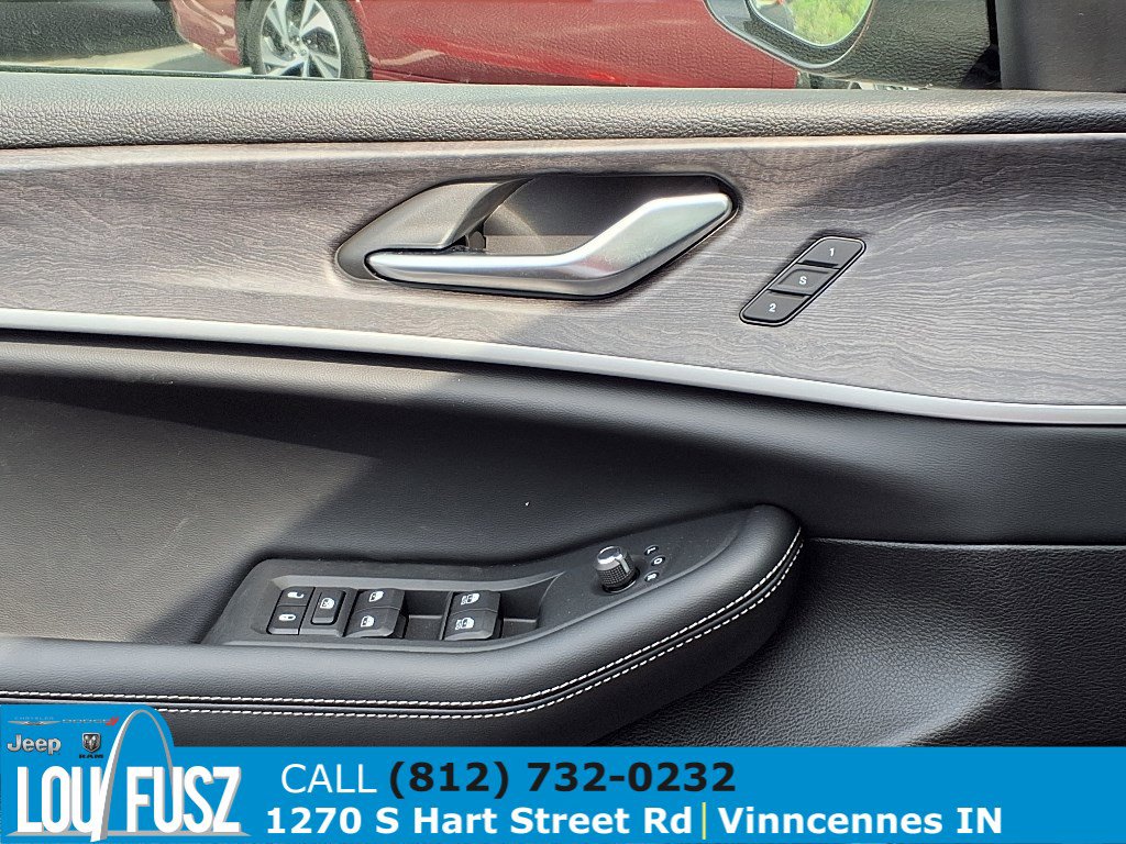 New 2025 Jeep Grand Cherokee L Limited w/ Luxury Tech Group II image 14