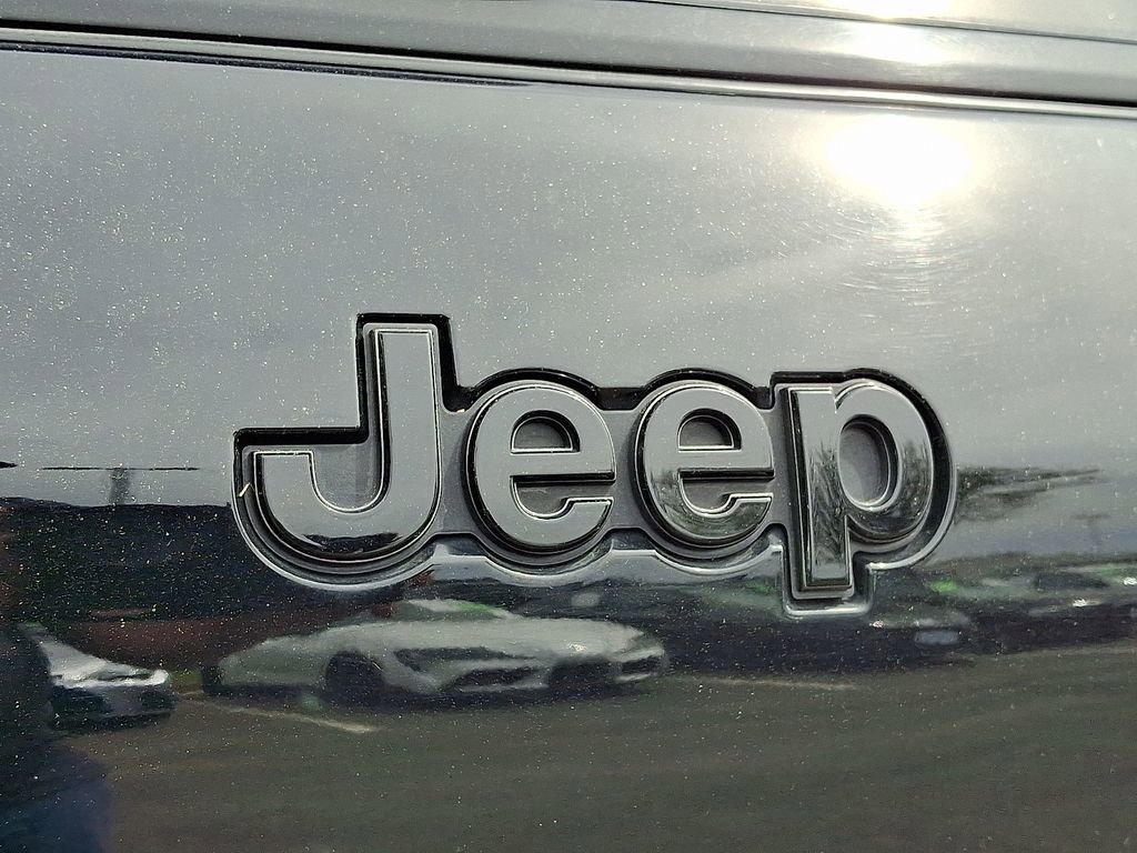 Certified 2024 Jeep Grand Cherokee L Laredo AWD/4WD image 32