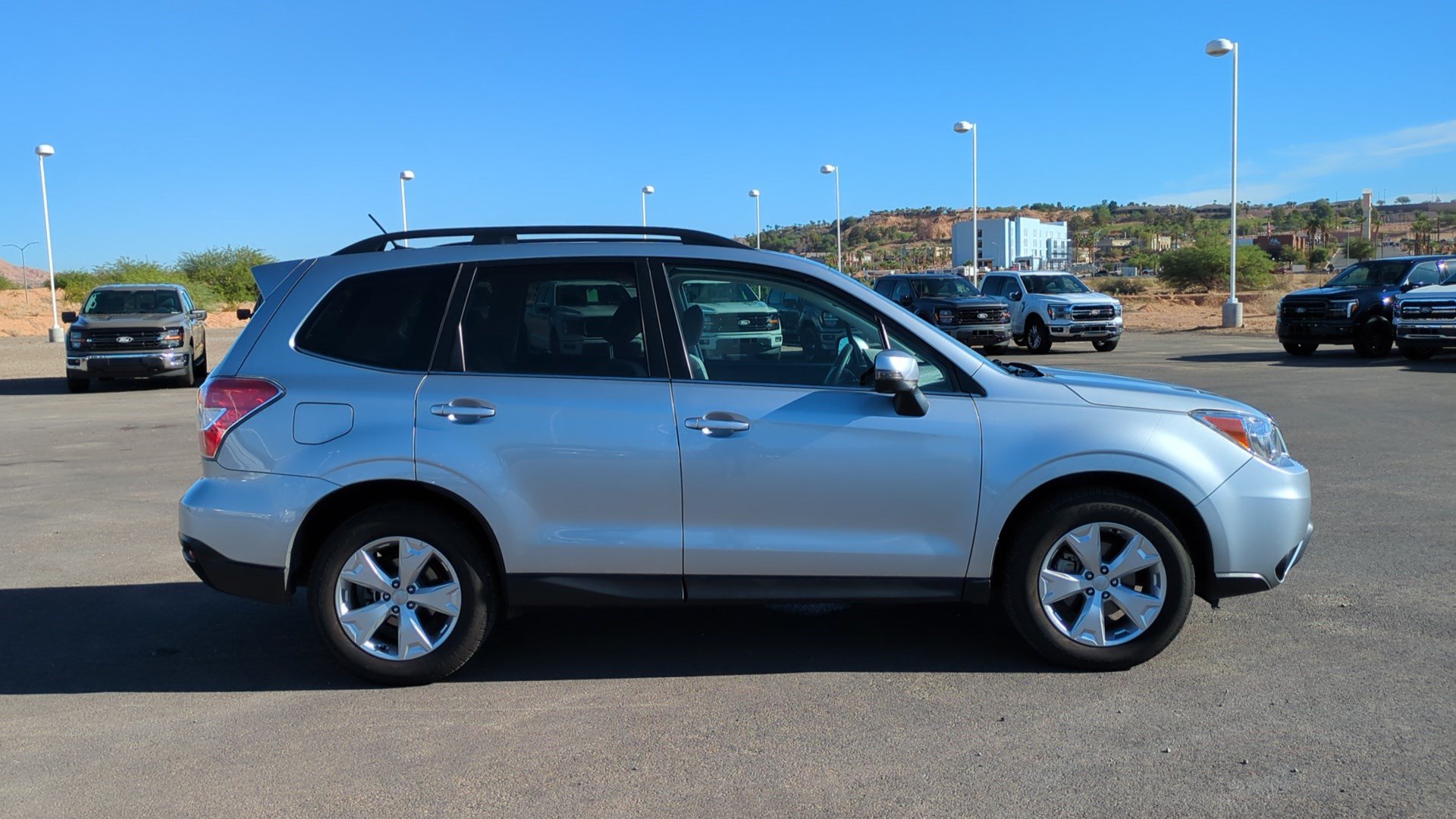 Used 2014 Subaru Forester 2.5i Touring w/ Popular Package #2 AWD/4WD image 2