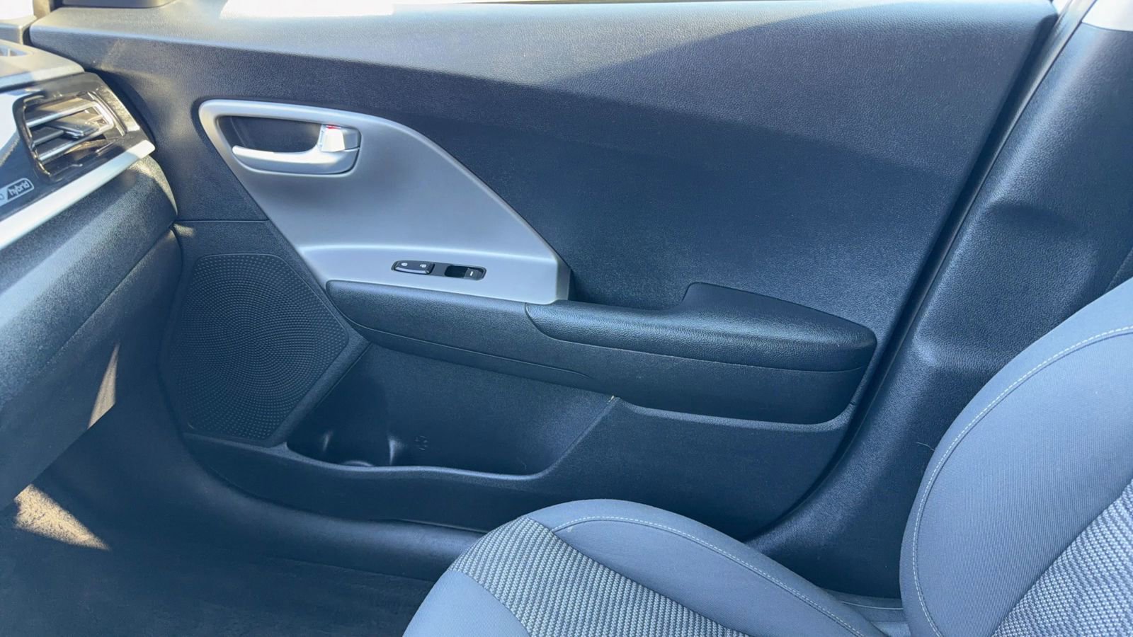 Used 2020 Kia Niro LX FWD image 24