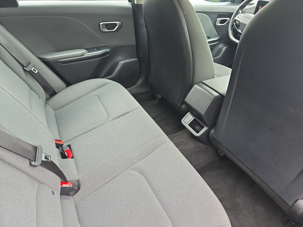 Used 2025 Kia K4 FWD image 16