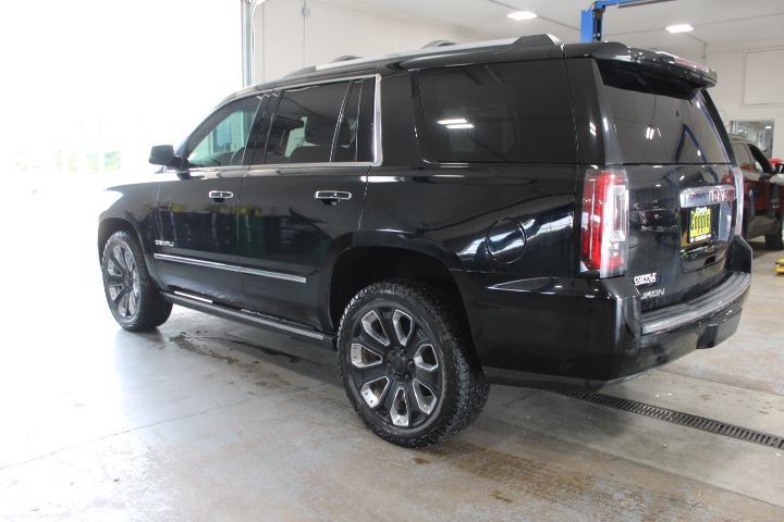 Used 2020 GMC Yukon Denali w/ Denali Ultimate Black Edition AWD/4WD image 8