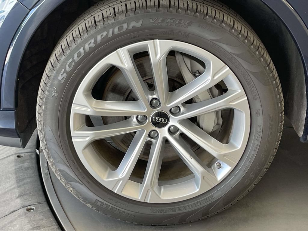 Certified 2025 Audi Q7 2.0T Premium Plus w/ Premium Plus Package AWD/4WD image 11