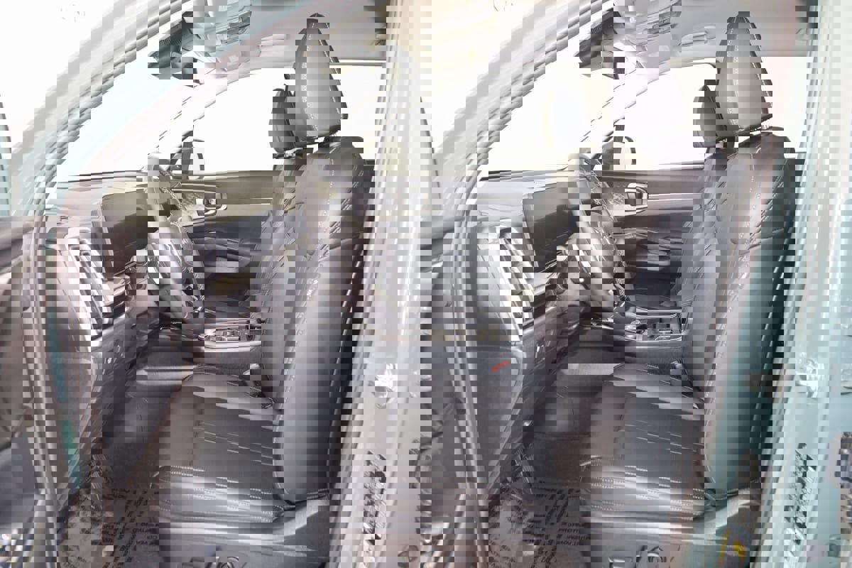 Used 2025 Kia Sorento EX image 11