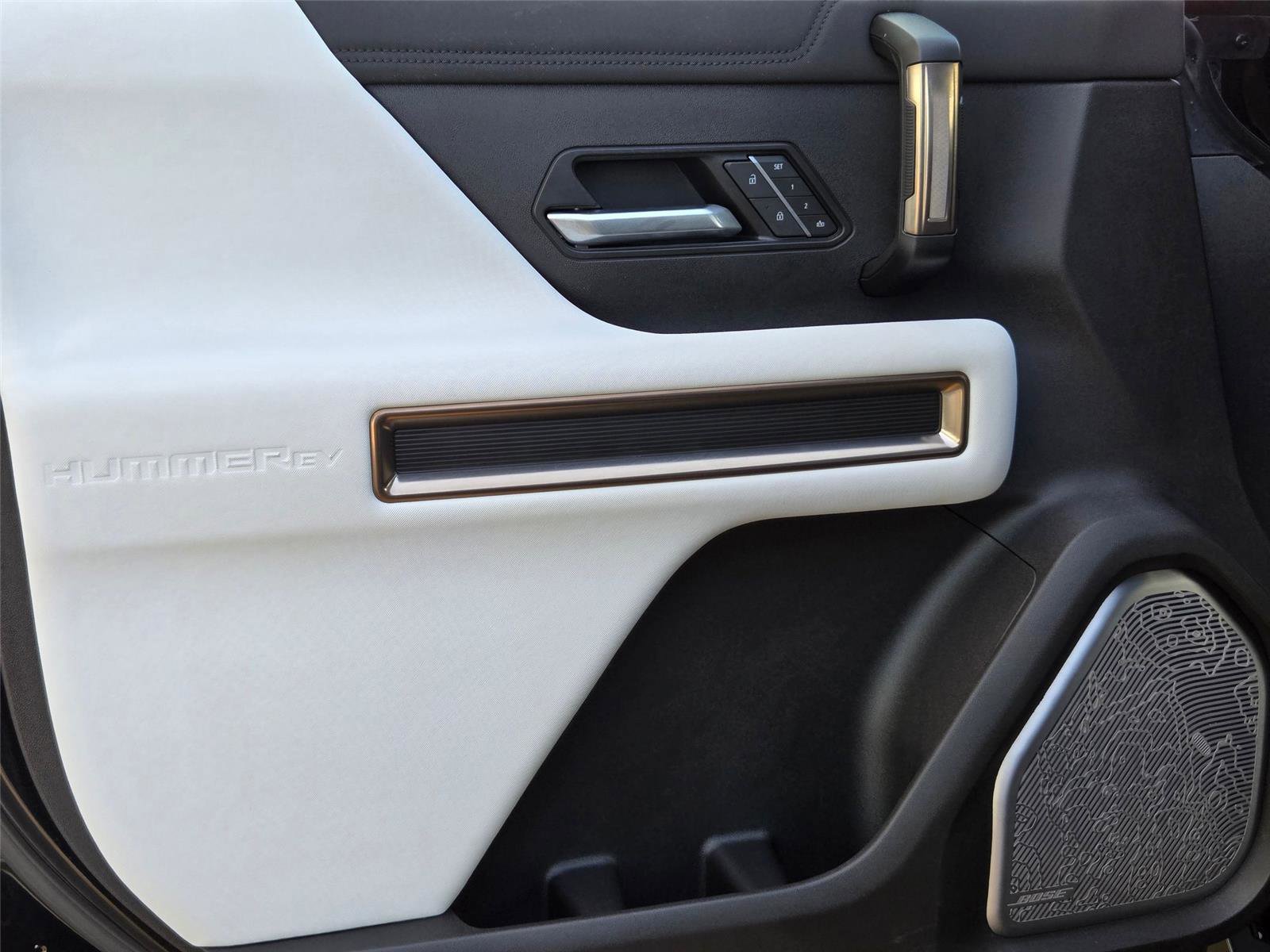 Used 2025 GMC Hummer EV 3X w/ LPO, Dark Essentials Package image 23