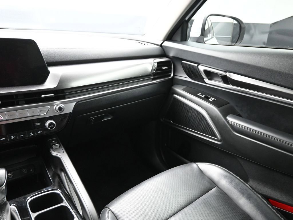 Used 2025 Kia Telluride S image 14