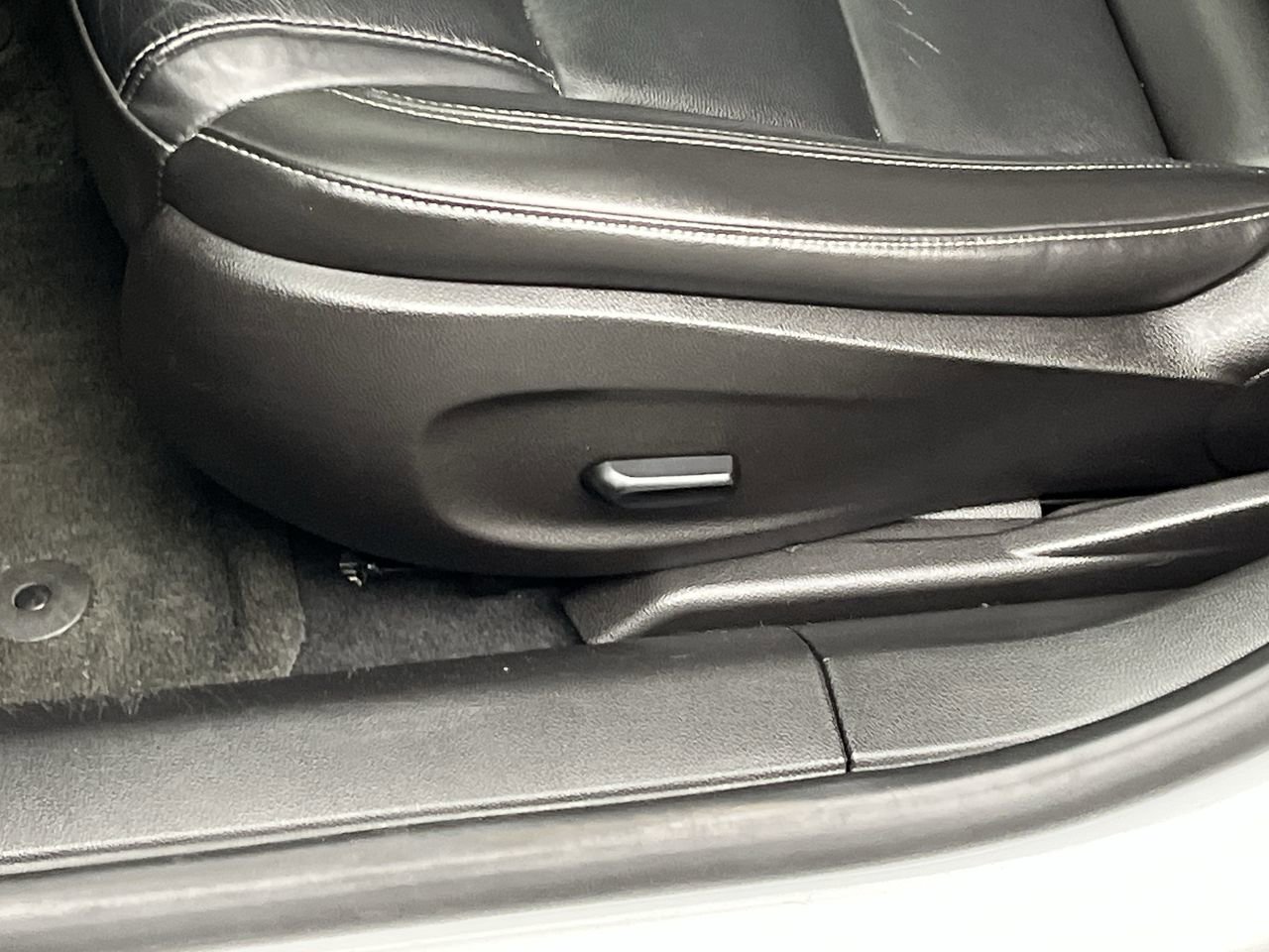 Used 2014 Chevrolet Cruze LT w/ RS Package FWD image 9