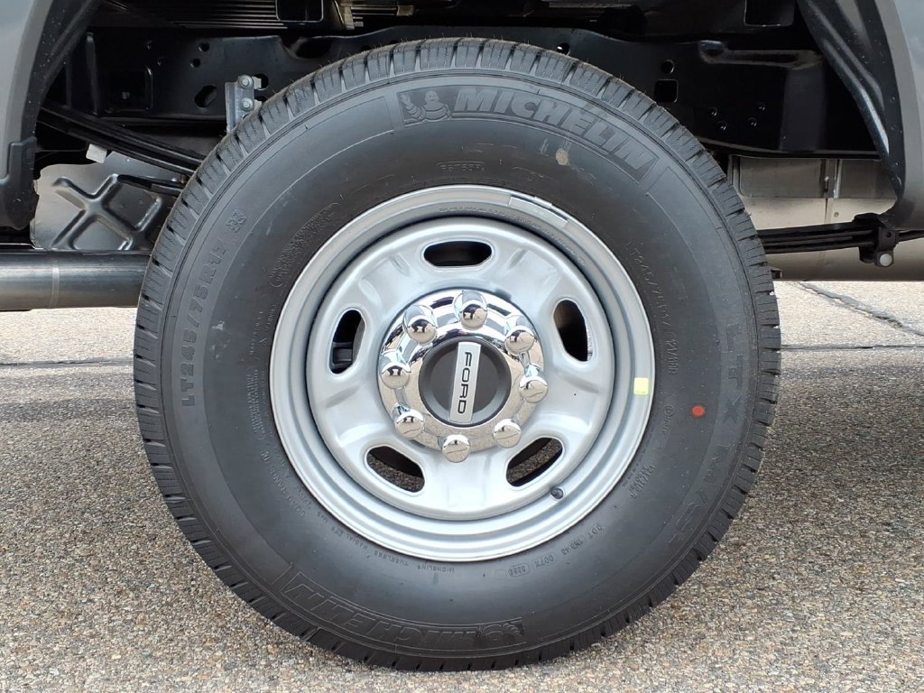 New 2027 Ford F250 XL w/ XL Chrome Package AWD/4WD image 9