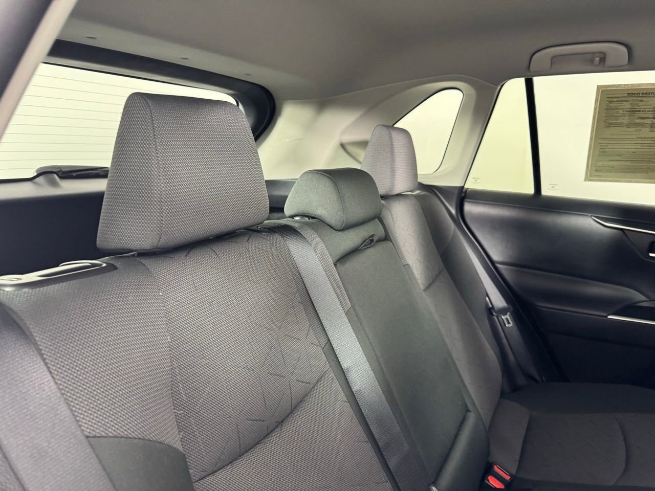 Used 2025 Toyota RAV4 XLE AWD/4WD image 28