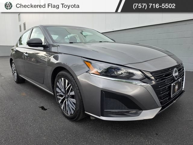 Used 2025 Nissan Altima 2.5 SV FWD image 7