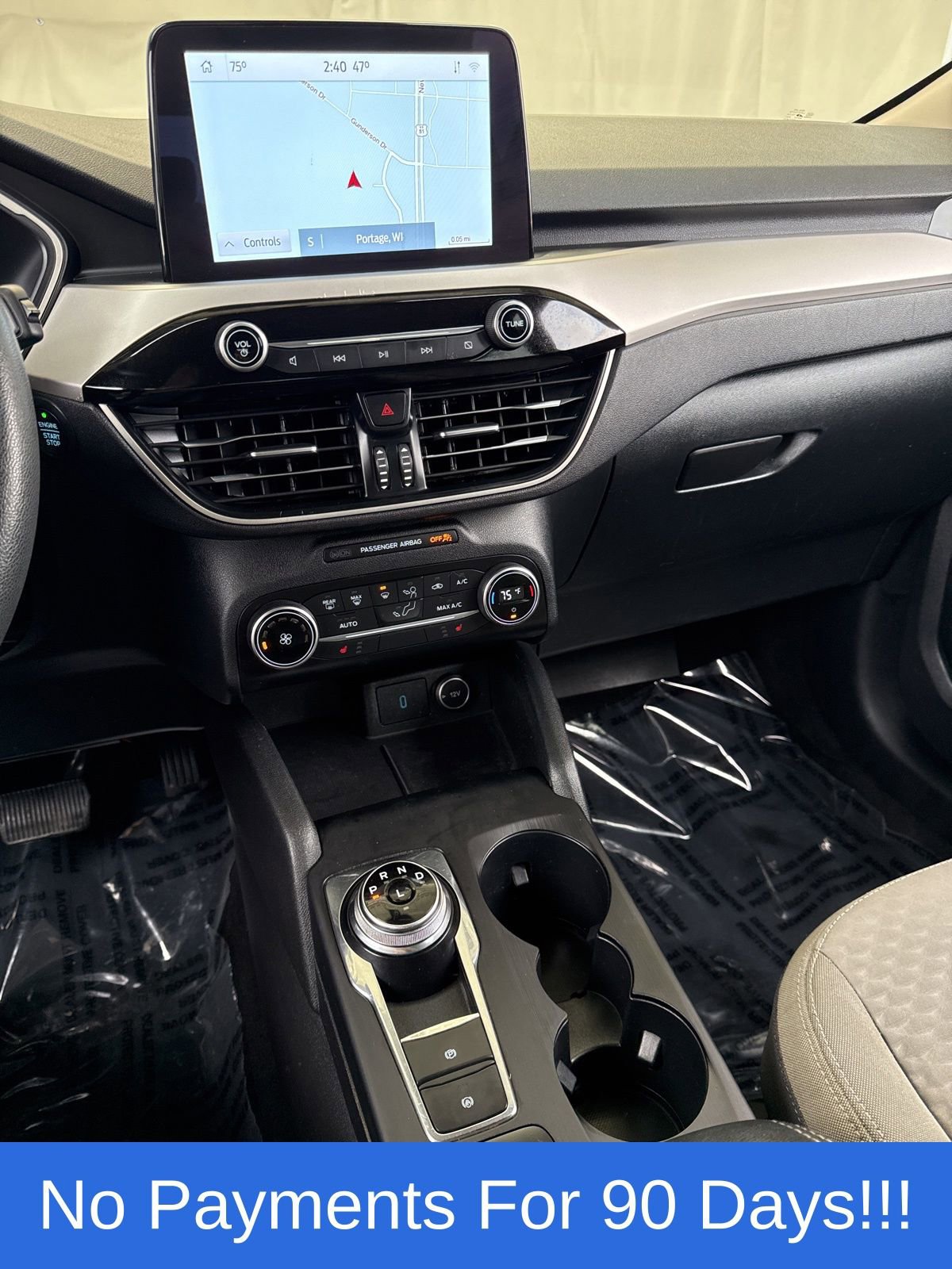 Used 2020 Ford Escape SE image 17