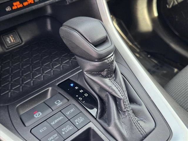 Used 2024 Toyota RAV4 LE image 12