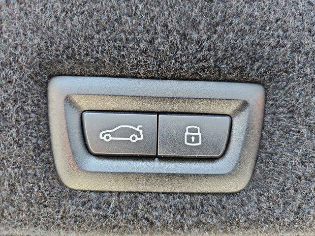 New 2025 BMW i7 xDrive60 image 13