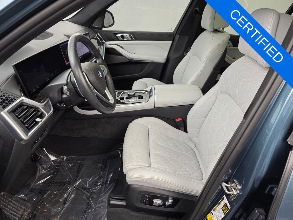 Certified 2024 BMW X7 xDrive40i image 9