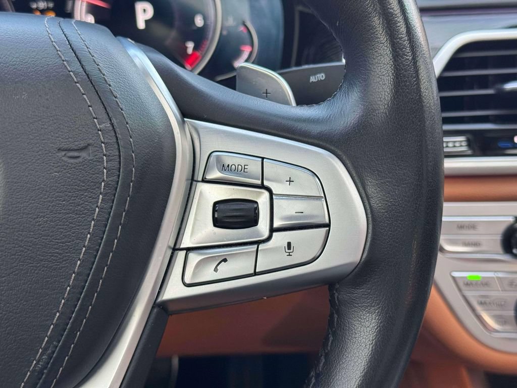 Used 2019 BMW 750i xDrive w/ Executive Package AWD/4WD image 26