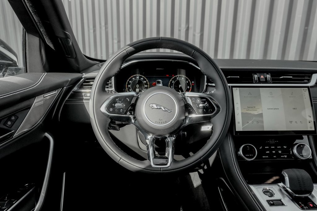 New 2026 Jaguar F-PACE R-Dynamic S image 17