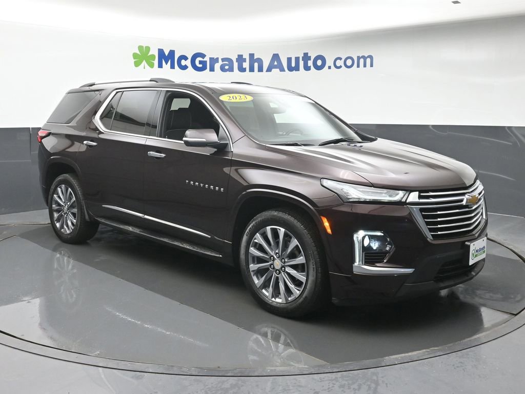 Used 2023 Chevrolet Traverse Premier image 2