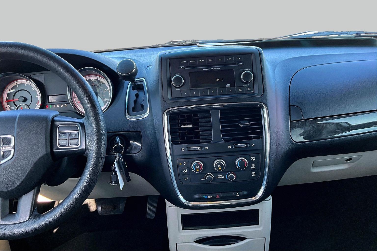 Used 2015 Dodge Grand Caravan SXT FWD image 6