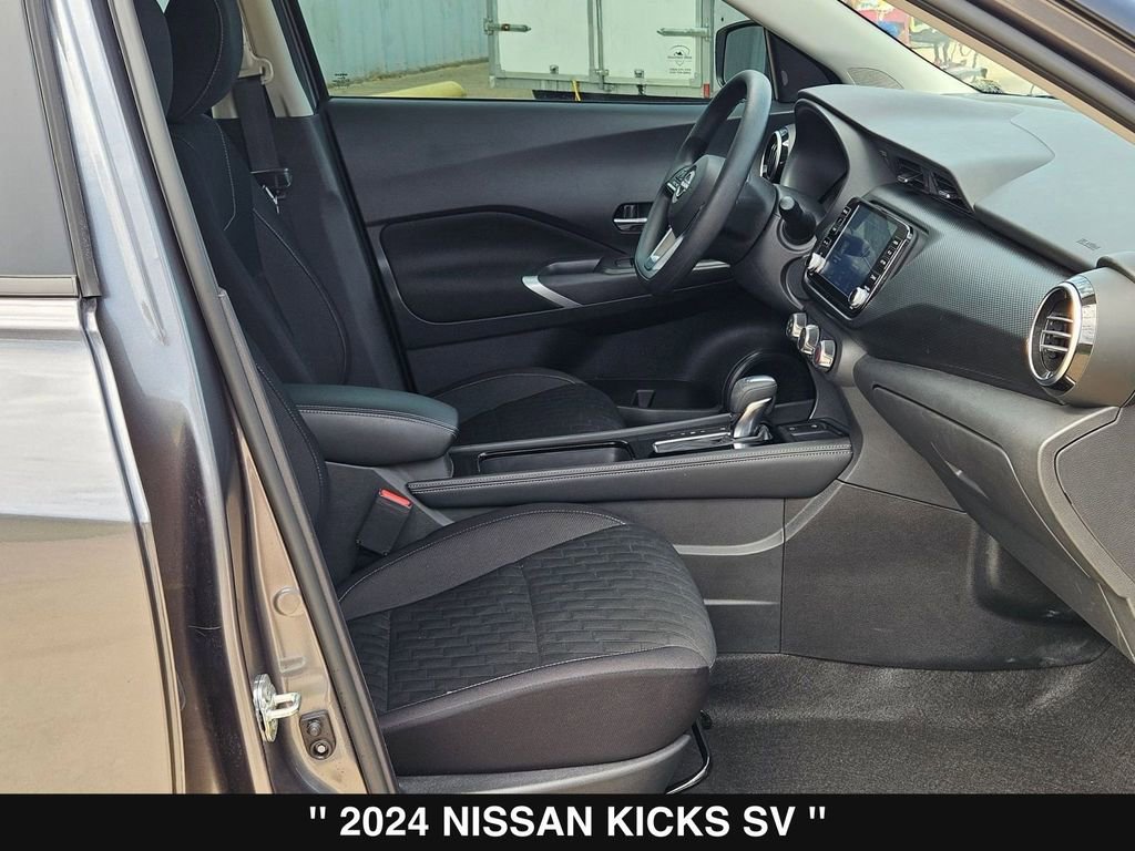 Used 2024 Nissan Kicks SV image 28