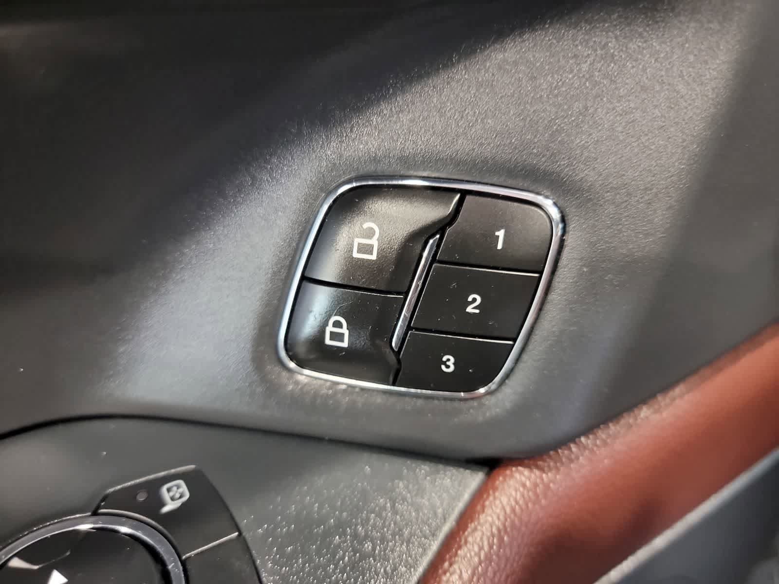 Used 2023 Ford Expedition Limited AWD/4WD image 18