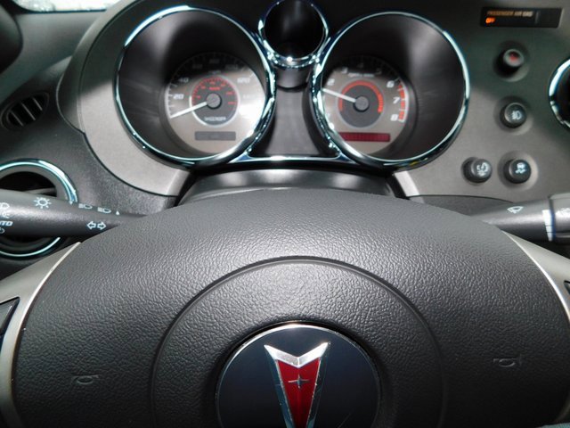 Used 2008 Pontiac Solstice GXP w/ Premium Package image 15